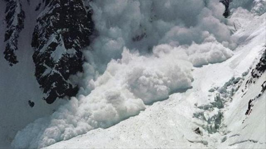 Число жертв схода лавины в Иране возросло до 6
