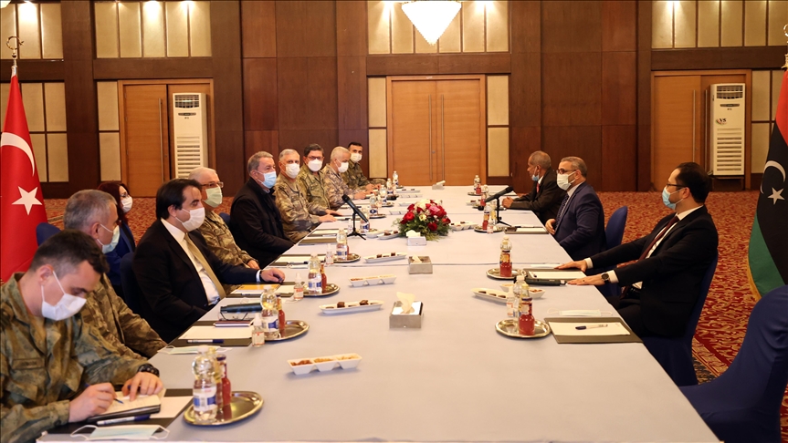 Turkish defense chief meets top Libyan officials