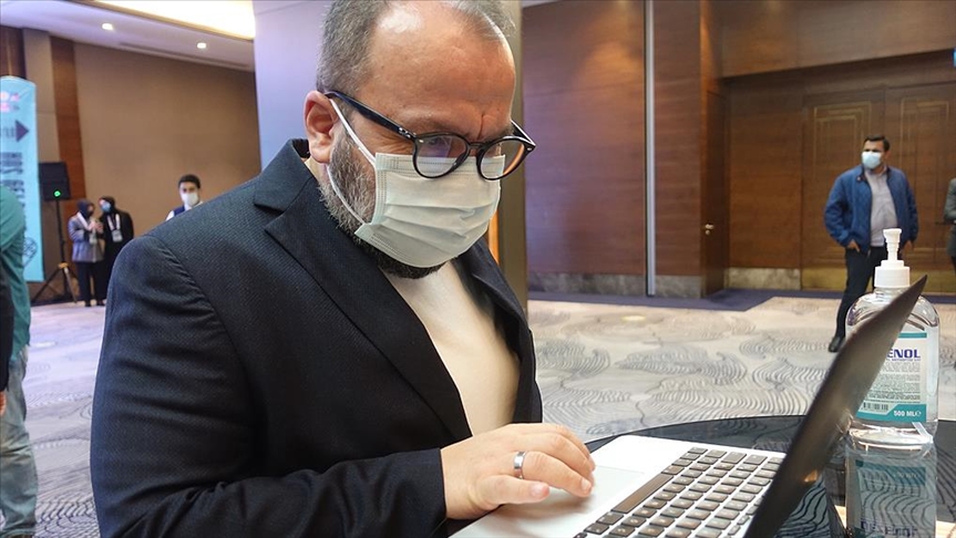 Oyuncu Erdem Baş 'Sığınmacıların Midilli yolculuğu' fotoğrafını seçti