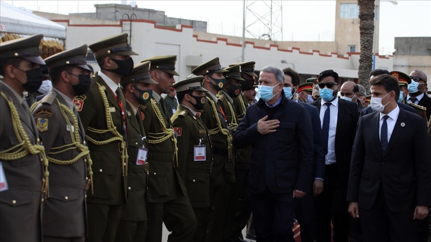 Ministro De Defensa Turco Visita Soldados De Su Pais En Libia Ministro De Defensa Turco Visita Soldados De Su Pais En Libia