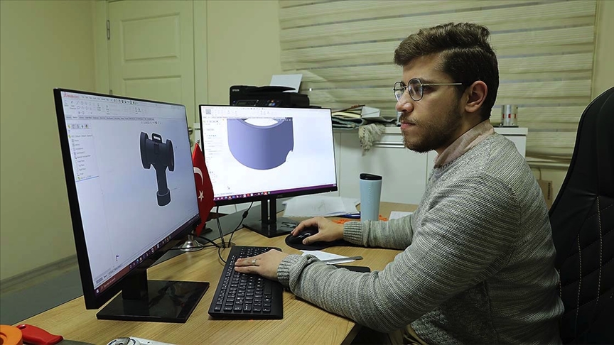 Hollanda merkezli STK'den 5 üniversiteye uzaktan eğitim için teknik ve ekipman desteği