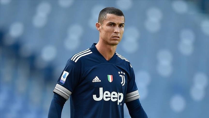 Cristiano Ronaldo raih pemain terbaik abad ini di Dubai