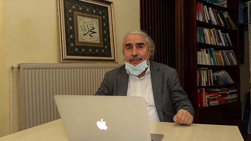 Yazar şair Ali Ural'ın tercihi 'Kısıtlamalar sonrası ilk cuma' oldu