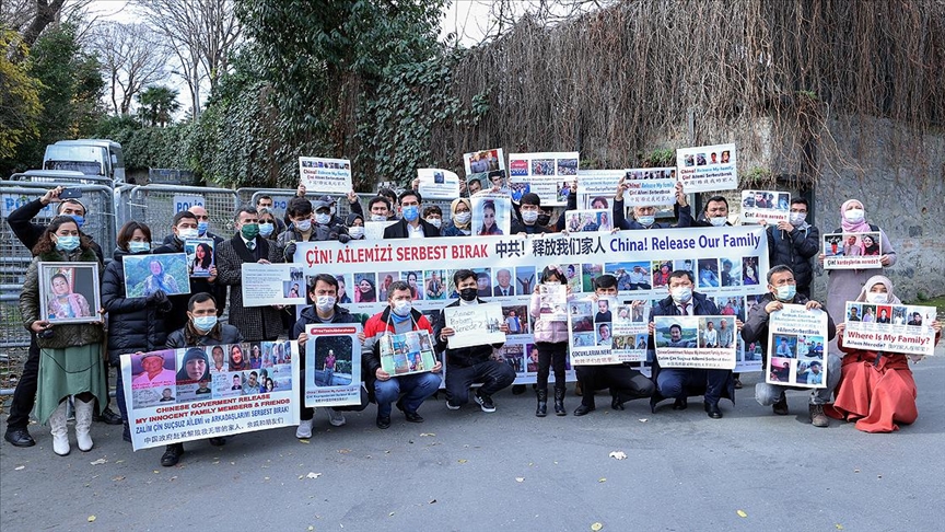 Uygur Türkleri'nden Çin'in İstanbul Başkonsolosluğu önünde eylem