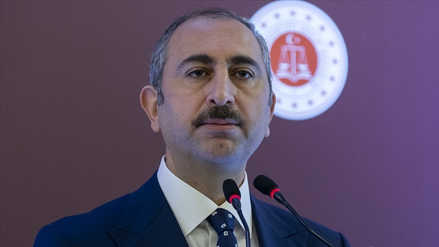 Adalet Bakanı Gül: Aylin Sözer'i katleden caninin hak ettiği cezayı alması için yargı gerekeni yapacaktır