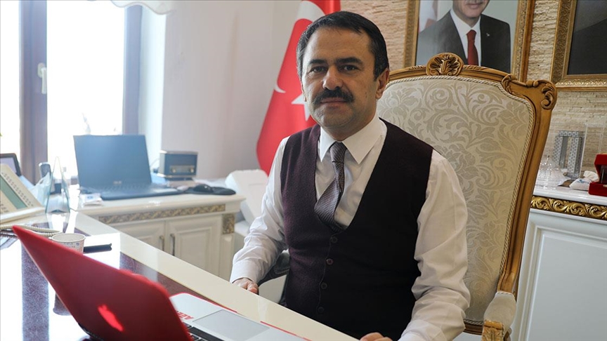 Çanakkale Valisi İlhami Aktaş tercihi 'Kabe'de koronavirüs sessizliği' oldu