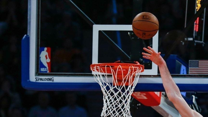 NBA: LeBron, Schroder lead LA Lakers to defeat Spurs