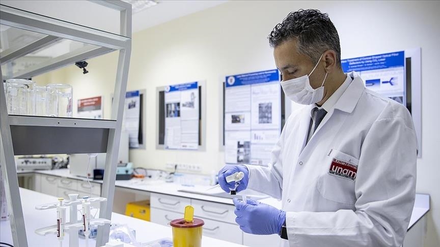Shkencëtarët turq zhvilluan një sistem që diagnostikon koronavirusin për 10 sekonda