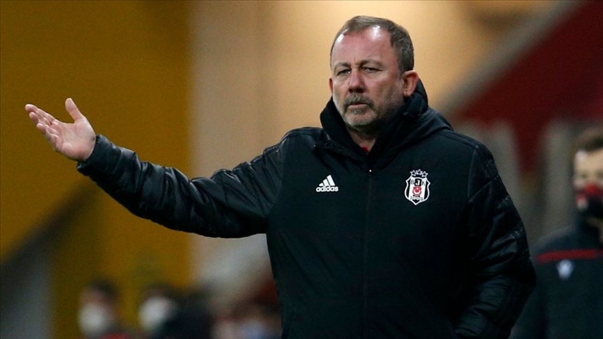 Beşiktaş Teknik Direktörü Yalçın: Beşiktaş her zaman her kulvarda şampiyonluğa oynar
