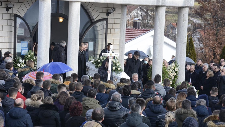 Stradala u novogodišnjoj noći: U Posušju sahranjena Mirela Rezo