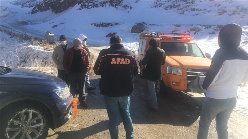 Stranded tourists rescued in northeastern Turkey