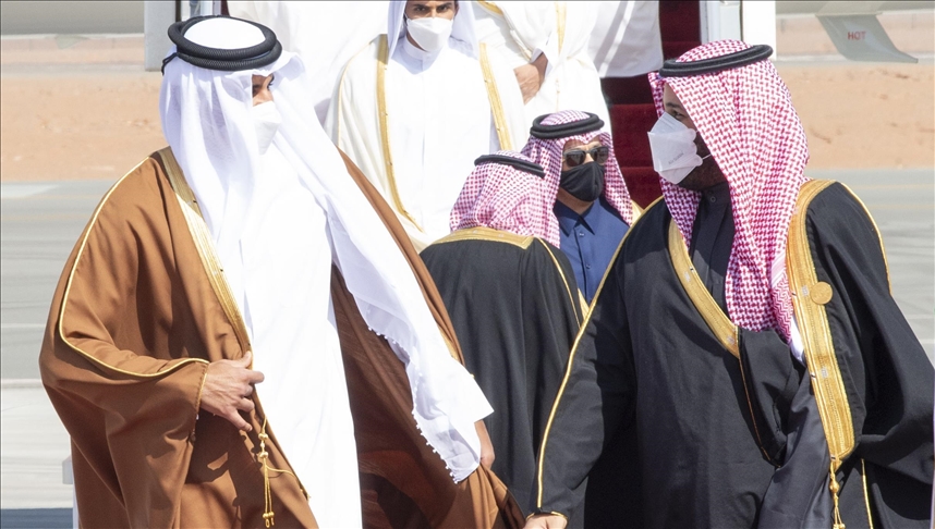 Saudi, Qatari leaders hug ahead of Gulf summit