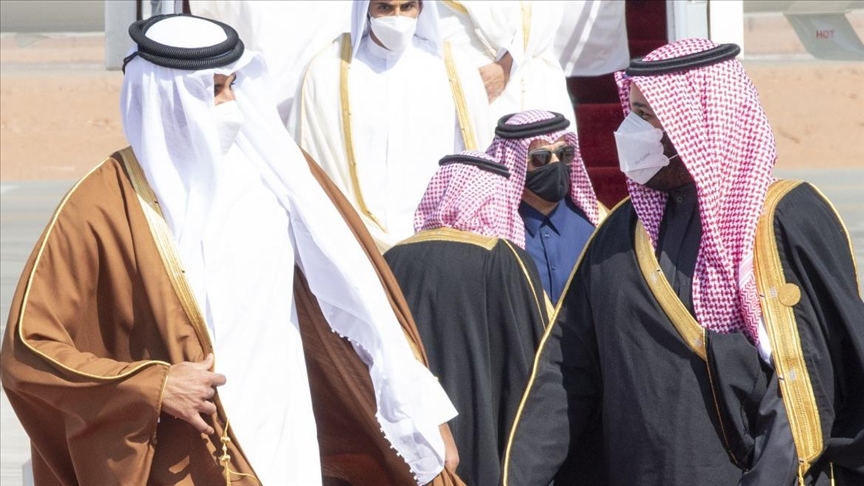 Líderes de Arabia Saudita y Catar se encuentran antes de la Cumbre del Golfo
