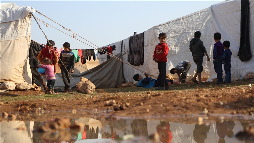 Refugiados y desplazados sirios sueñan con hogares de ladrillo