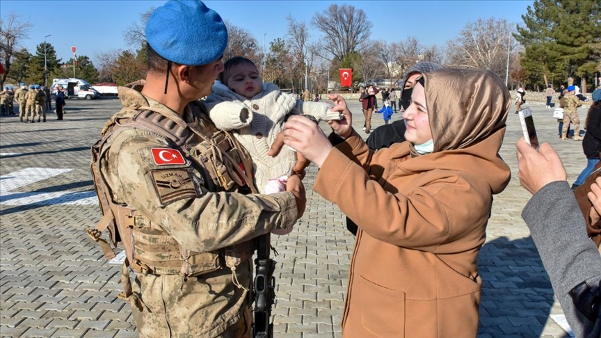 Diyarbakır'da 258 Mehmetçik Suriye'ye uğurlandı