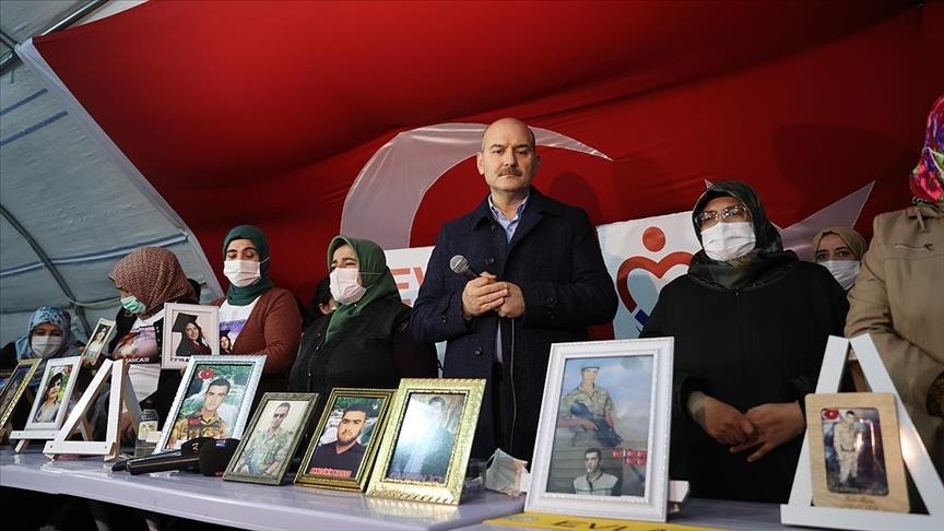 Turkish interior minister visits sit-in mothers