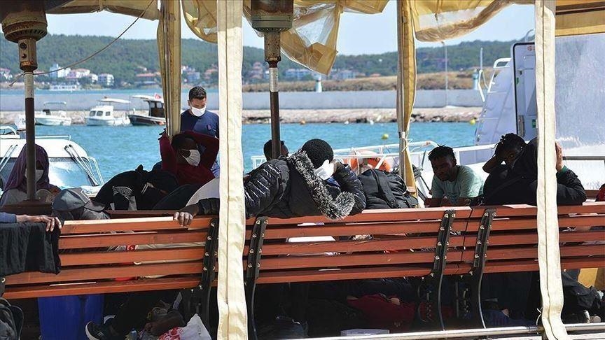 '25 asylum seekers held in western Turkey'