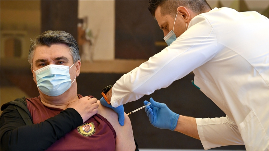 Milanović nakon cijepljenja protiv COVID-19 poručio: Bolje je cijepiti se nego se razboliti
