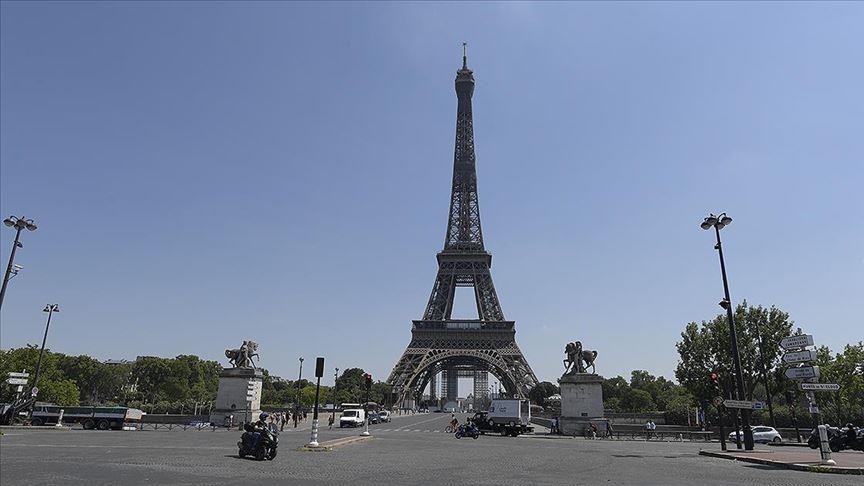 Pandemic leaves tourism in France down by 40%