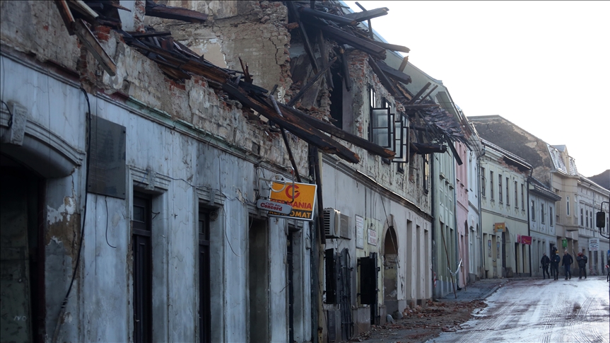 Hrvatska: Potres oštetio kasarnu u Petrinji, evakuiraju se smješteni civili
