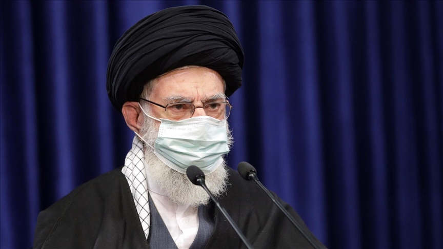 ¿Por qué el líder supremo de Irán prohíbe la importación de vacunas contra la COVID-19 de EEUU y Reino Unido?