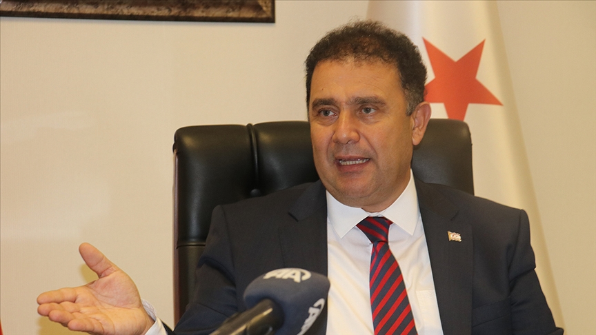 Ο πρωθυπουργός της ΤΔΒΚ Saner καλεί τον ΟΗΕ να «ενθαρρύνει τον Αναστασιάδη για μια λύση δύο κρατών»