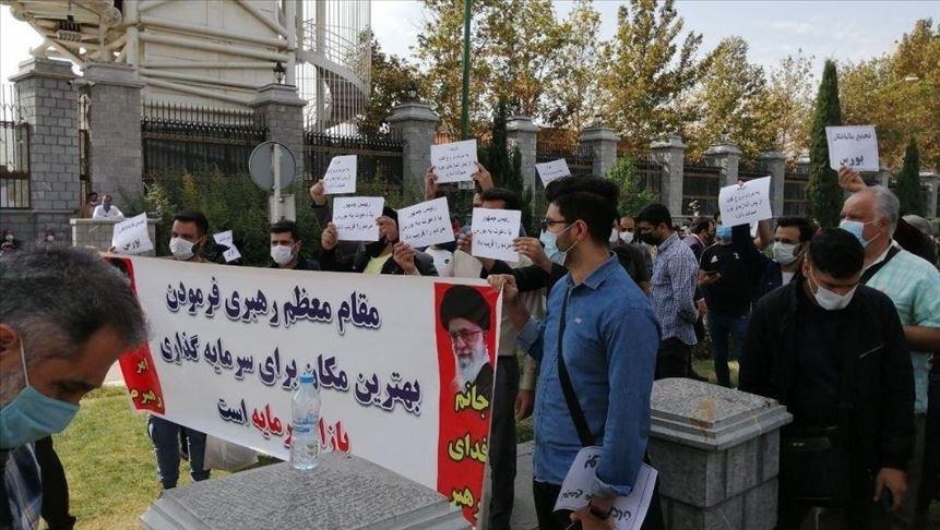 تجمع اعتراضی سهامداران بورس ایران این بار در مقابل مجلس