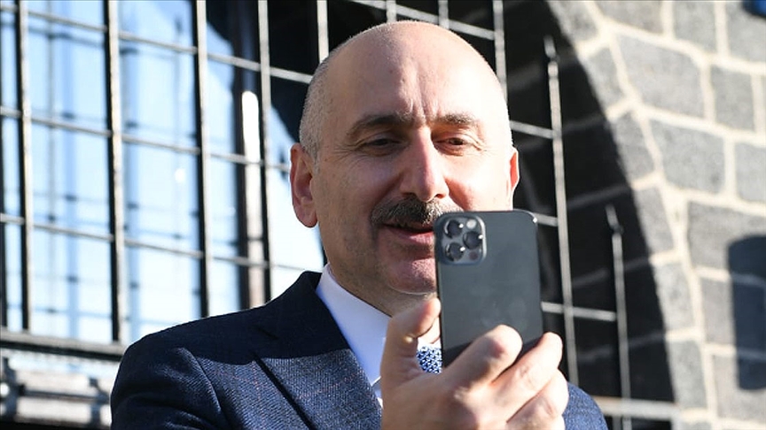 Bakan Karaismailoglu: Türkiye'nin yeni nesil uydu teknolojilerini gençlerimizle birlikte omuz omuza üreteceğiz
