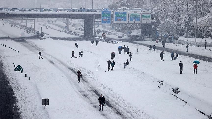 Španija: Zbog obilnih padavina blokirano više od 700 saobraćajnica