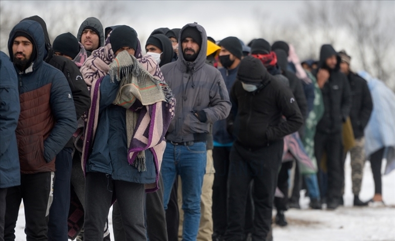 AB Bosna Hersek'teki göçmenlerin durumunun iyileştirilmesi çağrısı yaptı