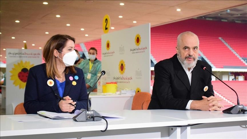 Албанскиот премиер Рама за вакцинацијата против Ковид-19: „Денес е посебен ден“