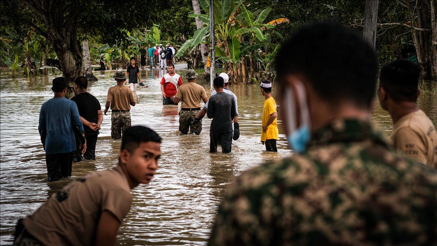 Malaysia: Number of flood evacuees drops, 10 die