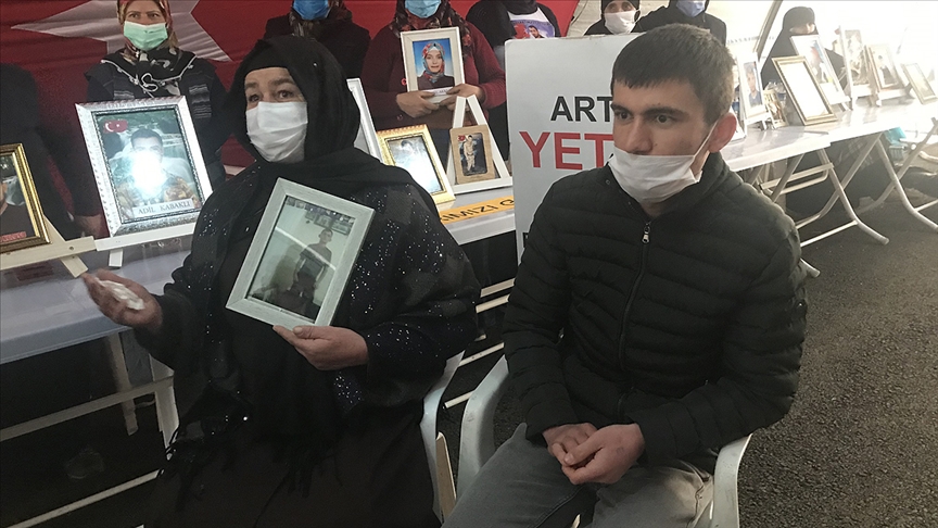 Diyarbakır annelerinin oturma eylemine bir aile daha katıldı