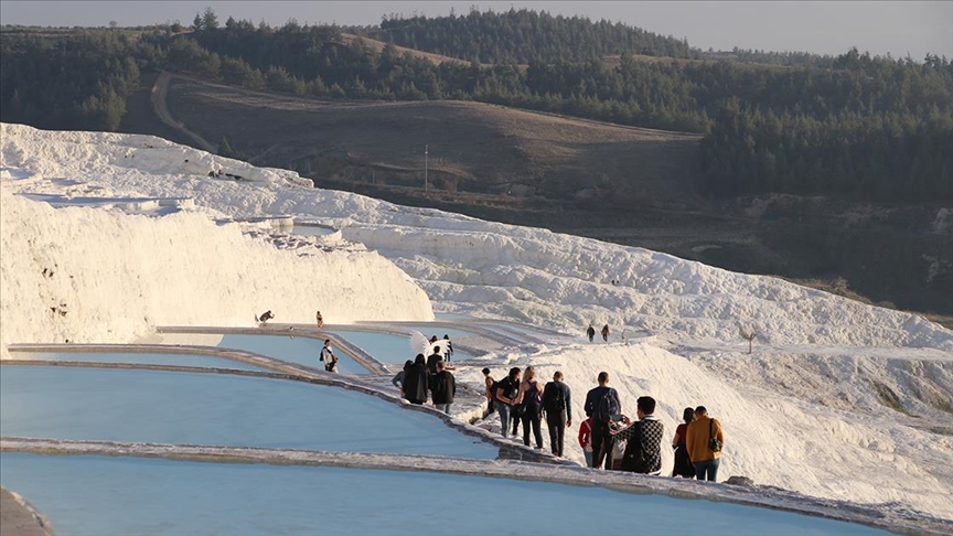 Pamukkale'yi 11 günde 6 bin 850 kişi ziyaret etti