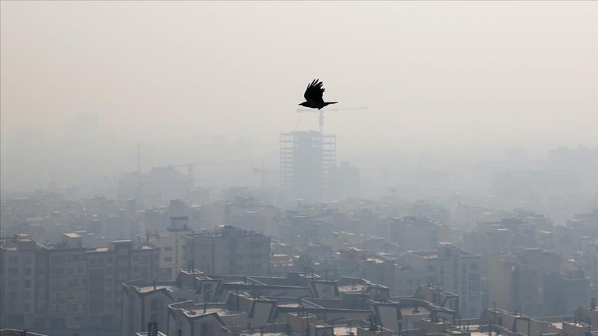 Уровень загрязнения воздуха в Тегеране достиг «красного» уровня