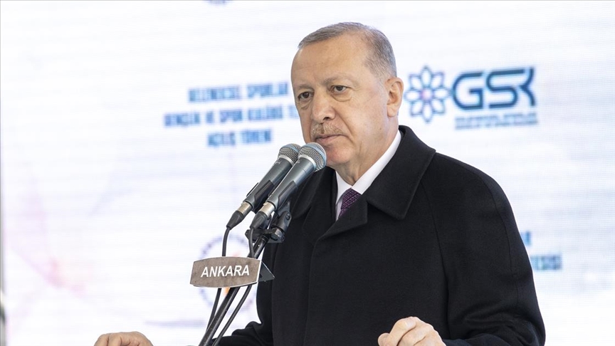 Cumhurbaşkanı Erdoğan: Kendini bilen, tarihini bilen gençler yetiştirmeden geleceğimize güvenle bakamayız