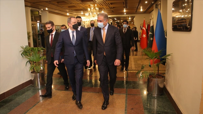 Azerbaijan's top diplomat arrives in Pakistan
