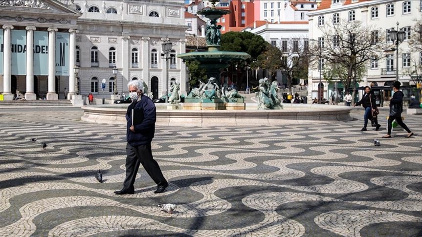 Portugal announces month-long lockdown