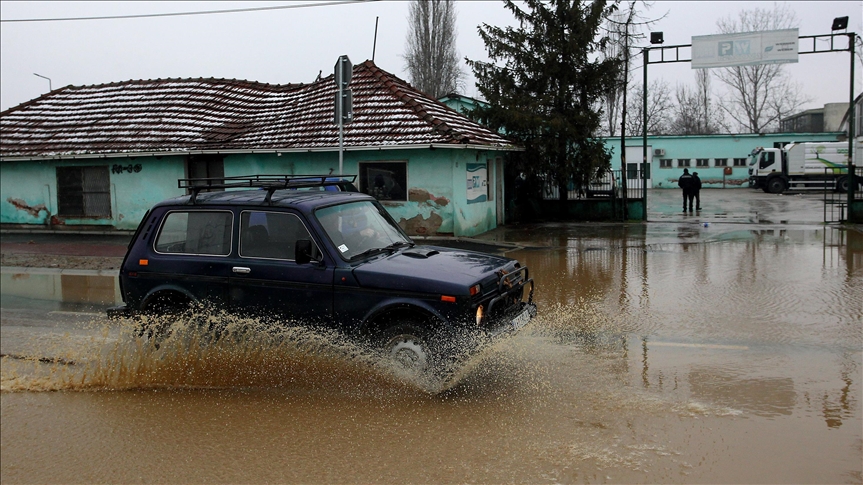 Srbija: Vanredna situacija u četiri grada i 13 opština, vodostaji reka u opadanju