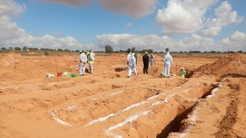Libya'nın 'toplu mezarlar kenti' Terhune'de bulunan cesetlerin kimlik tespiti çalışmaları sürüyor