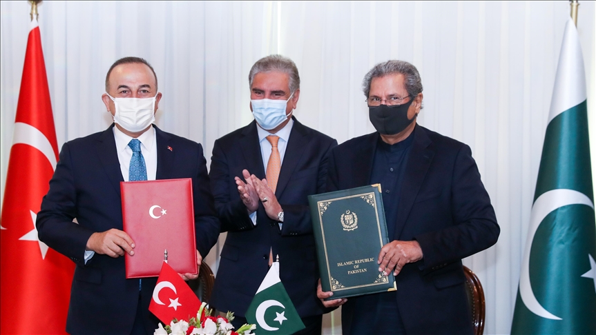 Pakistan, Turkey formalize deal for literacy promotion