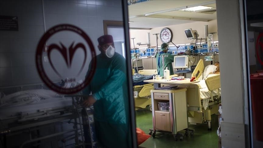 Daily coronavirus cases below 9,000 in Turkey