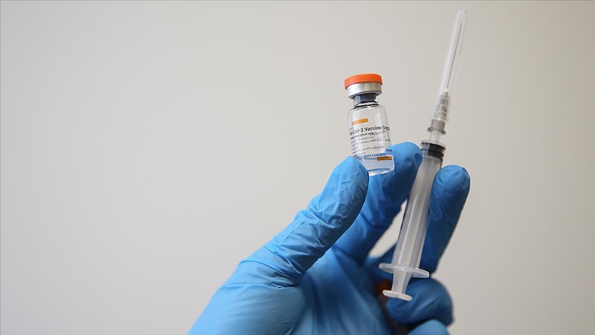 Klinik Mikrobiyoloji Uzmanlık Derneği Başkanı Erensoy: Sevdiklerimizi kaybetmek istemiyorsak mutlaka aşı yaptırmalıyız