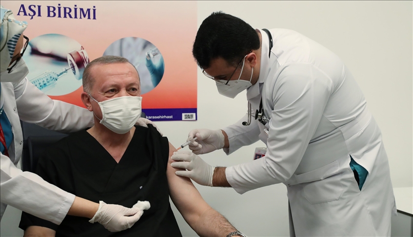 En direct : Erdogan se fait vacciner contre la Covid-19