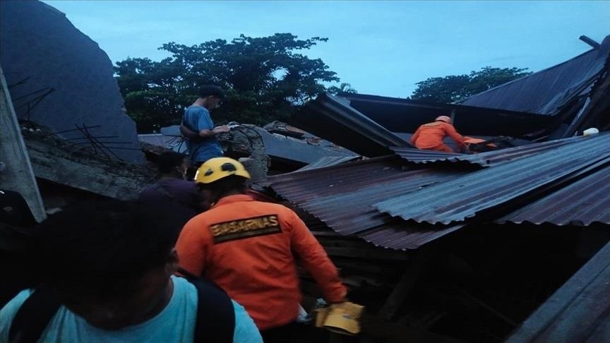 Death toll rises to 42 in Indonesia quake