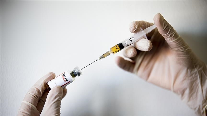 تاکید رئیس سازمان نظام پزشکی ایران بر ضرورت تهیه فوری واکسن کرونا