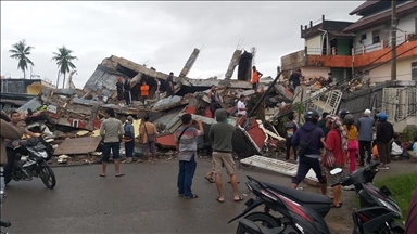 Endonezya’daki depremde ölü sayısı 35'e yükseldi