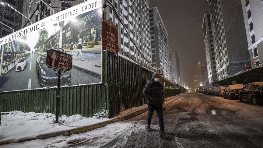Turska: Snijeg zamijenio kišovito vrijeme u Istanbulu