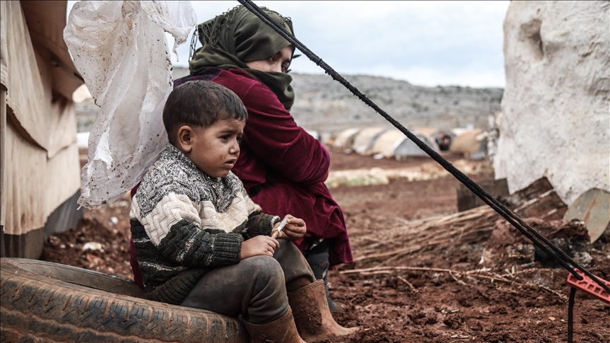Miles de refugiados sirios luchan por sobrevivir a las inclemencias del invierno