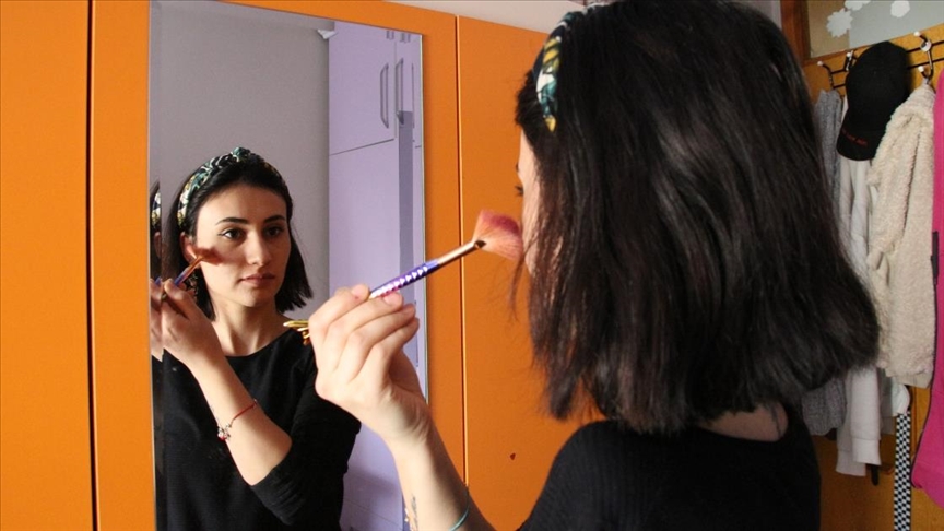 Hastalığı nedeniyle bir kolunu kaybeden eski milli sporcu hayata sıkıca tutunuyor